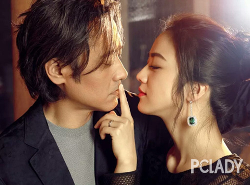 簡(jiǎn)單松散的盤發(fā)