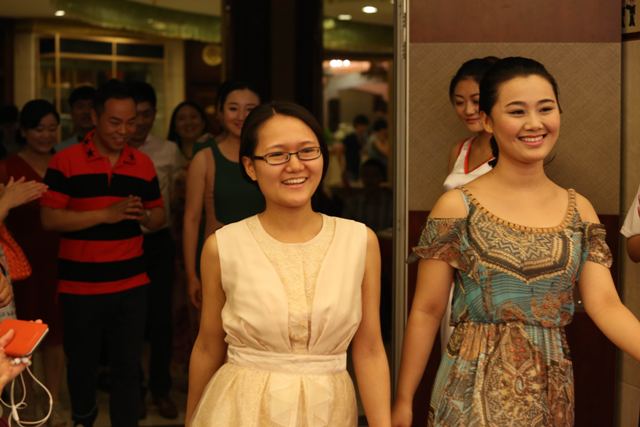 教育廣播主持人登臺(tái)：子楊、悠揚(yáng)