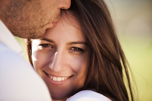 妻子漂亮，丈夫相貌平平