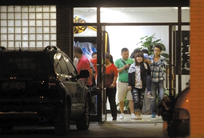 2012年9月17日，廠橋小學(xué)門口，一女子駕車錯將油門當(dāng)剎車，撞死一男學(xué)生。