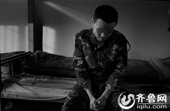 　因癡迷于賭博，研究生方光被學(xué)校開除。方光在濟(jì)南一戒網(wǎng)學(xué)校接受教育