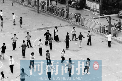 有學(xué)校擔(dān)心，個(gè)人進(jìn)校園鍛煉，安全隱患大