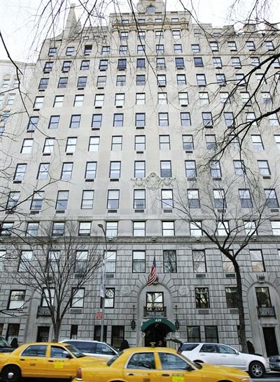 　　2005年，兩人以4400萬美元購入紐約市一套豪宅，裝修花了5000萬。