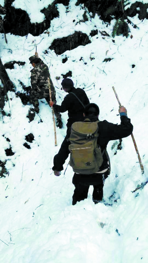 大雪封路，搜尋變得艱難　家屬/供圖