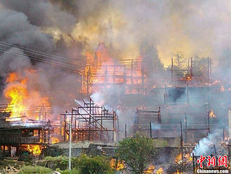 圖為火災(zāi)現(xiàn)場(chǎng)。沫浠 攝 圖片來源：CFP視覺中國(guó)