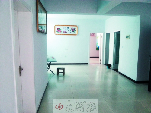 入住的居民說,這套廉租房面積超過100平方米。