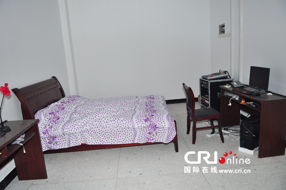 2013年10月21日，長沙云蓋村欠債千萬新建的豪華村部樓。