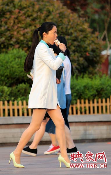 天太熱，還是吃冷飲涼快