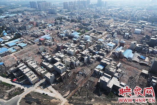 震驚！航拍鄭州城中村拆遷 宛如“地震災(zāi)區(qū)”