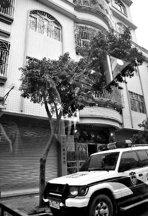 已經(jīng)被免職的陸豐“房爺”違規(guī)私用警車。