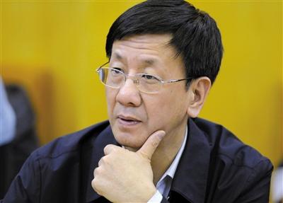 昨日，最高檢檢察長(zhǎng)曹建明在遼寧團(tuán)參加“兩高”報(bào)告分組審議。記者 陳杰 攝