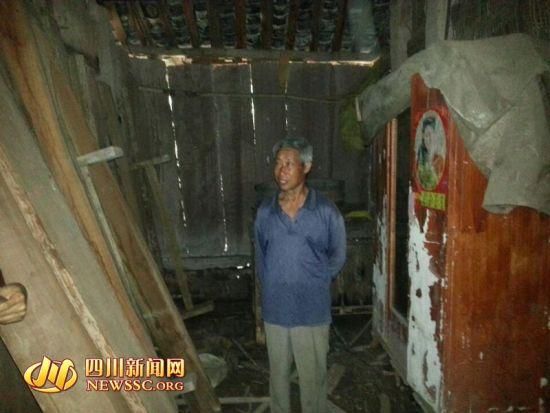 王本余的堂兄王本武向四川新聞網(wǎng)記者介紹王本余還剩下的財物。