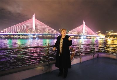 2012年2月3日，德國(guó)總理默克爾夜游廣州。