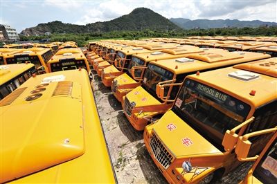 8月28日，浙江溫嶺，擱置農(nóng)村近1年的校車。