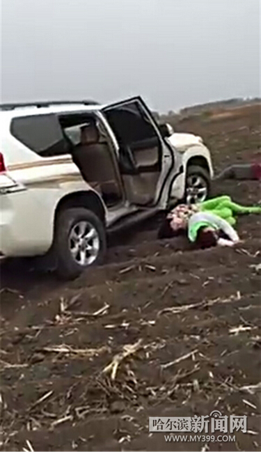 鄉(xiāng)干部開車沖進農(nóng)田攆野雞 8旬農(nóng)民阻攔被打倒