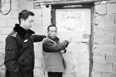 　嫌犯指認(rèn)藏匿兒童的地點(diǎn)。