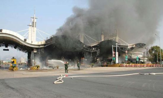 1月16日中午，G60（滬昆）高速浙江段常山收費站發(fā)生一起貨車自燃事故