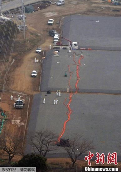 東京電力公司福島第一核電站一儲水池4月5日發(fā)生污水泄漏事故，維修人員自4月6日起，開始使用5臺水泵進(jìn)行污水轉(zhuǎn)移作業(yè)，目前已成功轉(zhuǎn)移13000噸污水，但是仍有47噸發(fā)生了泄露。事故發(fā)生3天以來，泄漏污水總量約167噸。