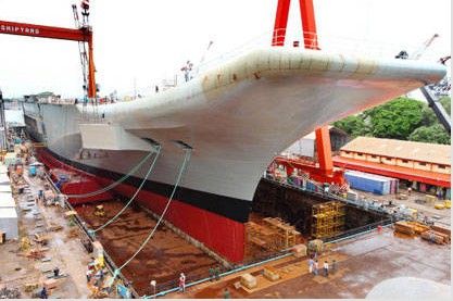 資料圖：印度首艘國(guó)產(chǎn)航母“維克蘭特”號(hào)。