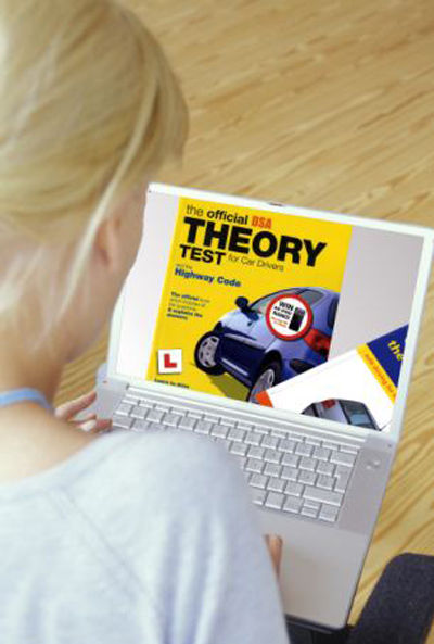 駕駛標(biāo)準(zhǔn)局的發(fā)言人稱，駕照申請通過率低證明了英國駕駛安全系數(shù)高。