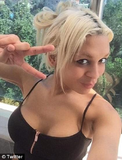 塔拉·赫德森自拍照。