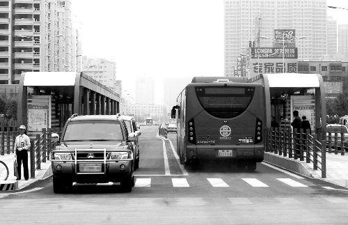 鄭州新一輪解堵措施醞釀 尾號(hào)限行或成未來限行方案