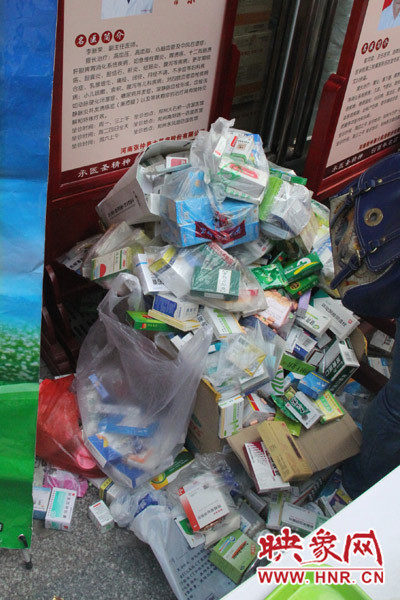 兌換點負責人表示，一整天兌換的過期藥有這樣的七八倍