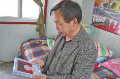 每次想起自己3歲小孫女的無(wú)辜離世，老高都深深地悔恨自己交友不慎