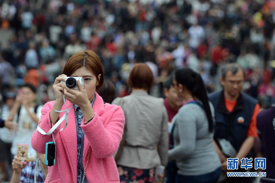 (晚報(bào))(4)澳門春節(jié)長(zhǎng)假現(xiàn)人潮 (晚報(bào))(4)澳門春節(jié)長(zhǎng)假現(xiàn)人潮