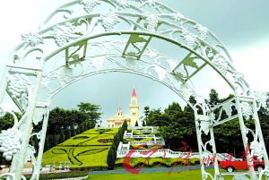 龍鳳山莊有歐式古堡。