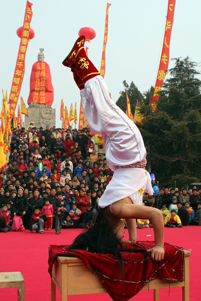 　　超強(qiáng)的演出陣容,超強(qiáng)的娛樂(lè)產(chǎn)品組合。