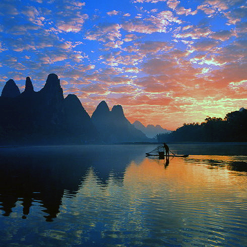 在這里就推薦幾天經(jīng)典的徒步路線。