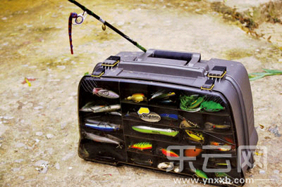 　　又稱擬餌釣魚,起源于歐洲,國內(nèi)翻譯為“路亞”。