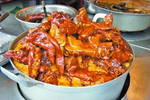 青巖古鎮(zhèn)的豬腳。