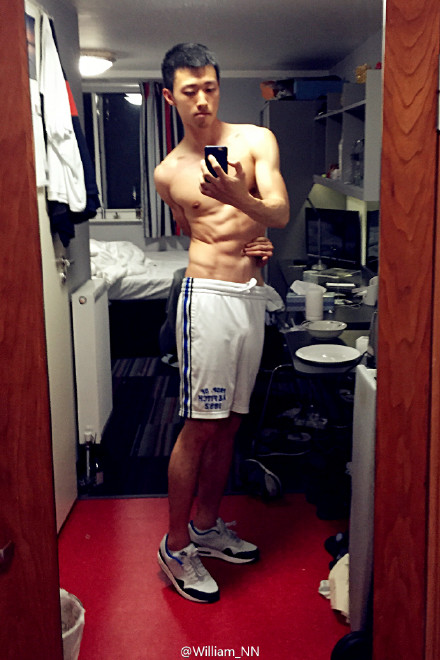 這么性感，你女朋友造？