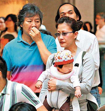 陳慧珊和老公鐘家鴻、女兒