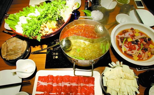 山西火鍋店爆炸事件后，鄭州用電磁爐的火鍋店生意火爆。