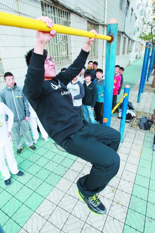 對于對外開放體育設施的學校，市民滿懷期待。