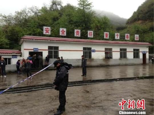 圖為事故救援現(xiàn)場(chǎng)。 禎東 攝