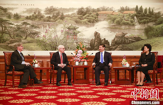 10月23日，中國(guó)國(guó)家主席習(xí)近平在北京釣魚(yú)臺(tái)國(guó)賓館會(huì)見(jiàn)清華大學(xué)經(jīng)濟(jì)管理學(xué)院顧問(wèn)委員會(huì)海外委員。