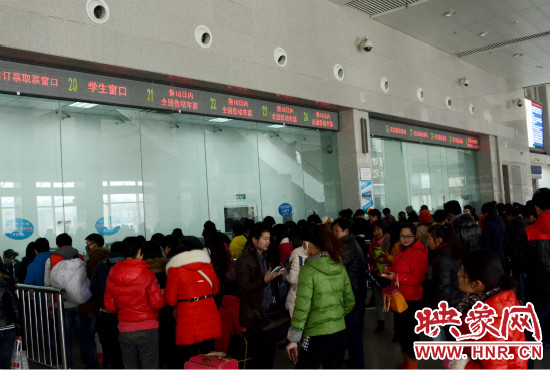 鄭州火車站西廣場(chǎng)售票大廳 鄭州火車站西廣場(chǎng)售票大廳