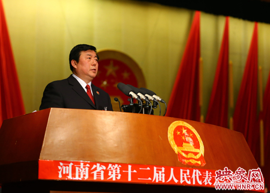 省人民檢察院檢察長蔡寧向大會(huì)作工作報(bào)告。