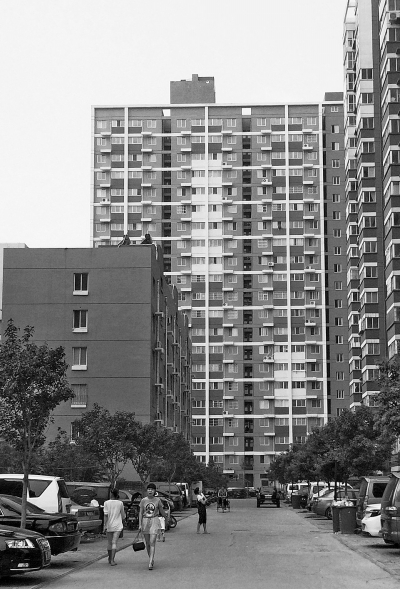 新就業(yè)大中專畢業(yè)生，外來務(wù)工人員住滿5年可申請購買公租房。