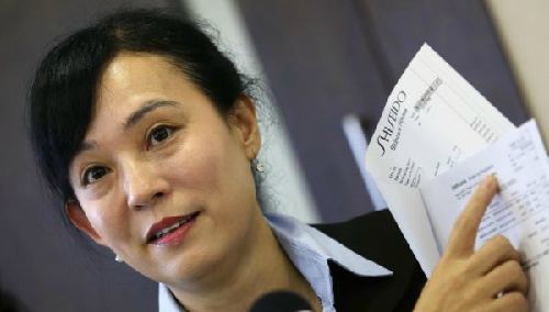 翁靜晶11月16日召開記者會交代定慧寺賬目詳情。