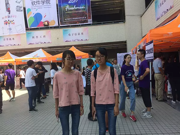 雙胞胎姐妹花劉玲馨、劉玲潔。