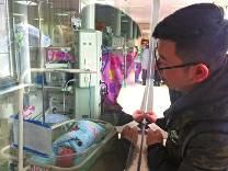 罕見！女子早產(chǎn)4胞胎全是女孩 最輕的僅0.7公斤