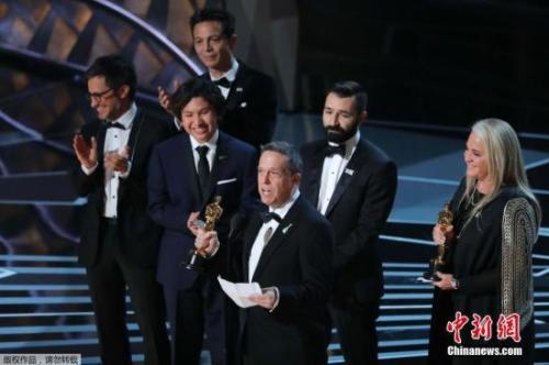 《尋夢(mèng)環(huán)游記》獲最佳動(dòng)畫(huà)長(zhǎng)片。主創(chuàng)說(shuō)表示《尋夢(mèng)環(huán)游記》證明了藝術(shù)能跨越種族，傳播到全世界。