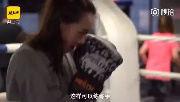 95后女生一身肌肉走紅:為找賊練拳錢(qián)包故意露外面