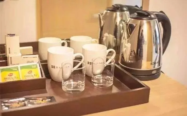 太惡心！女游客竟用酒店燒水壺煮自己的臟內(nèi)褲