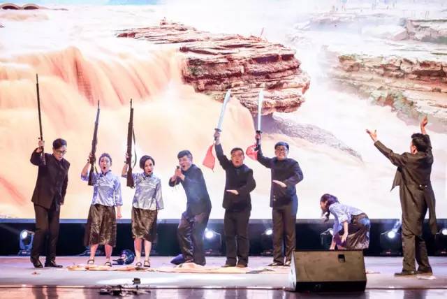 作為本場晚會的最后一個節(jié)目，《黃河大合唱》刷新你完全不一樣的體驗(yàn)。